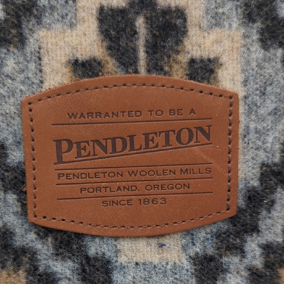 Pendleton Vintage Wool Crossbody Bag Tribal Print Zipper Leather Strap Women's - Picture 2 of 11
